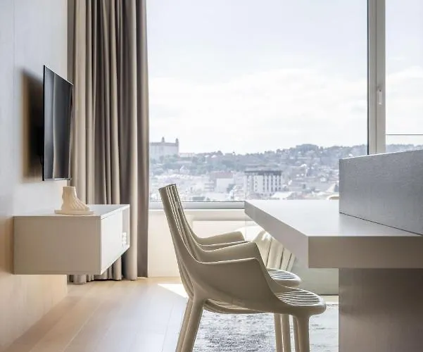 S Vyhladom Na Hrad ブラチスラヴァ